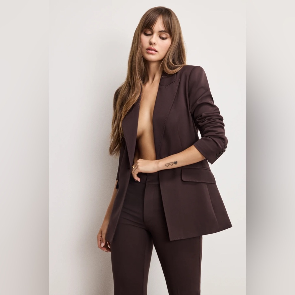 Good American - ESSENTIAL SUITING SCULPTED BLAZER